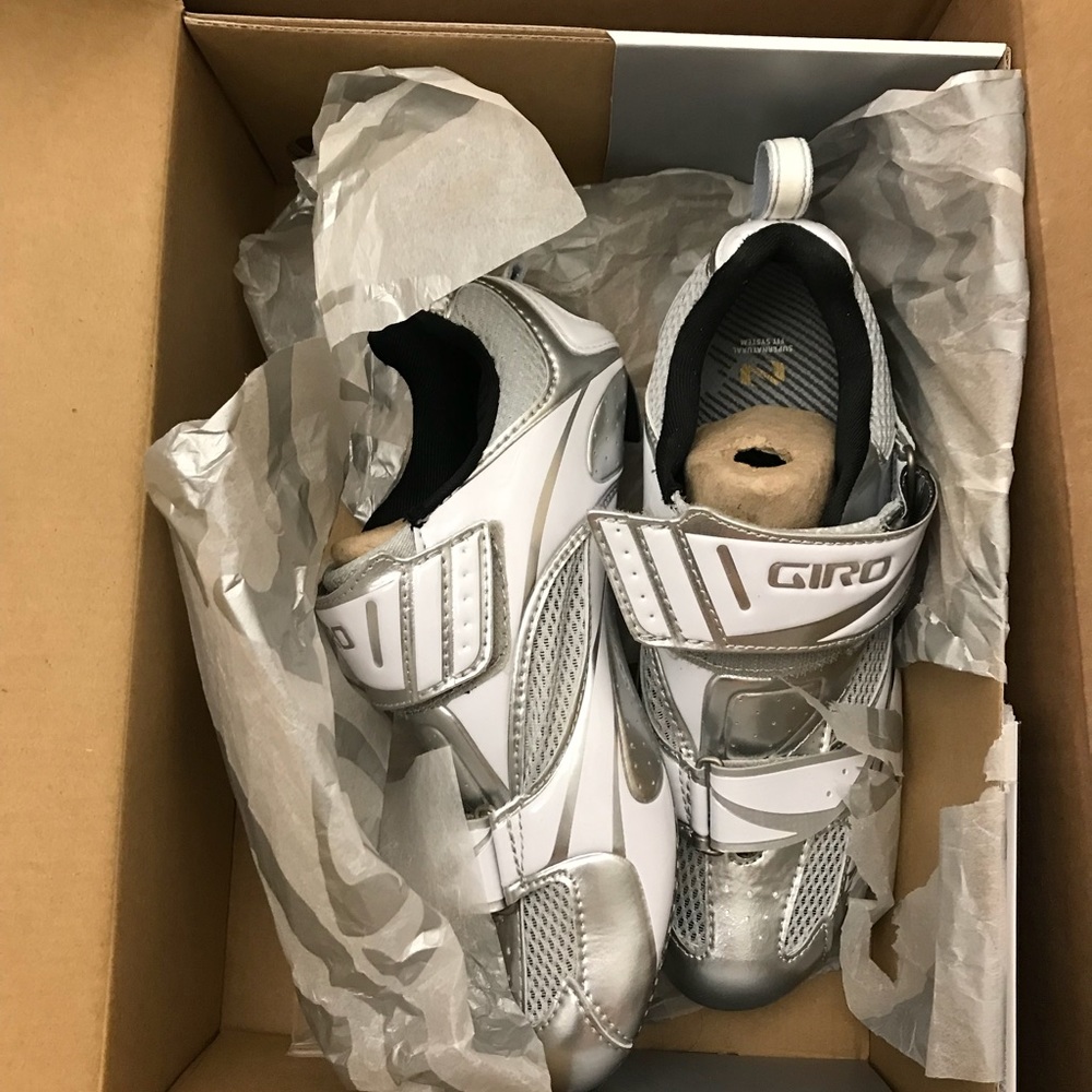 NEW Giro Spin Cycling Shoes size EUR 37.5, 6.25US